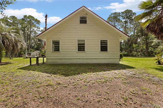 4714 Highway 40 W, Yankeetown, FL 34498