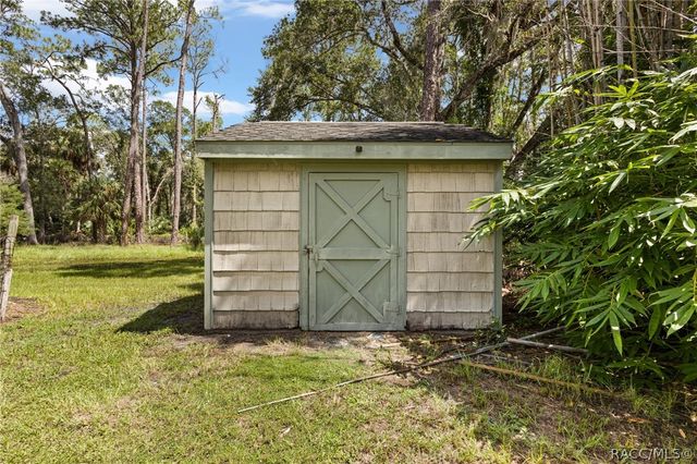 4714 Highway 40 W, Yankeetown, FL 34498