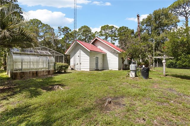 4714 Highway 40 W, Yankeetown, FL 34498