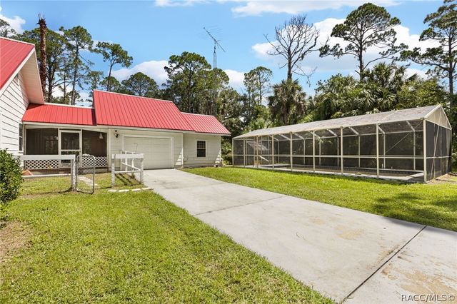 4714 Highway 40 W, Yankeetown, FL 34498