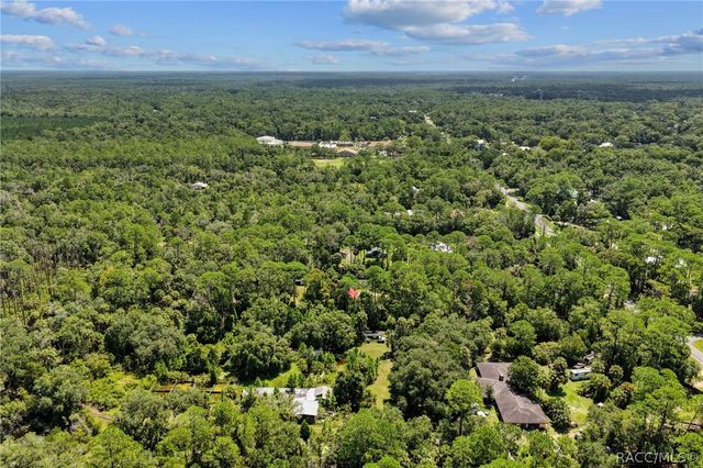 4714 Highway 40 W, Yankeetown, FL 34498