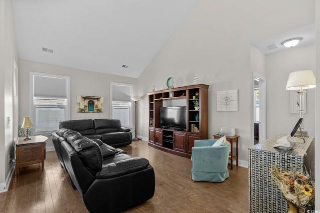 800 Lorenzo Dr., North Myrtle Beach, SC 29582