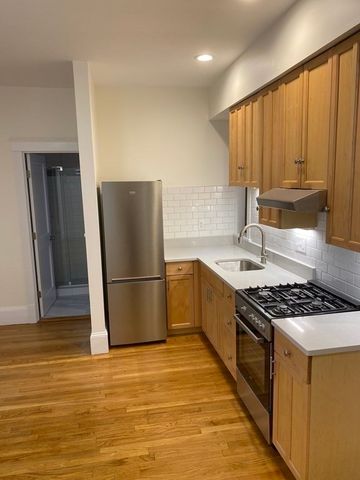 39 Hemenway 7, Boston, MA 02105