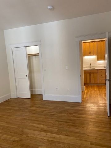 39 Hemenway 7, Boston, MA 02105