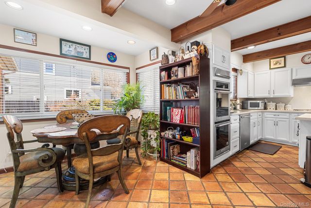 46 Riggs Place, Locust Valley, NY 11560