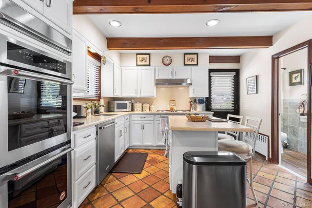 46 Riggs Place, Locust Valley, NY 11560