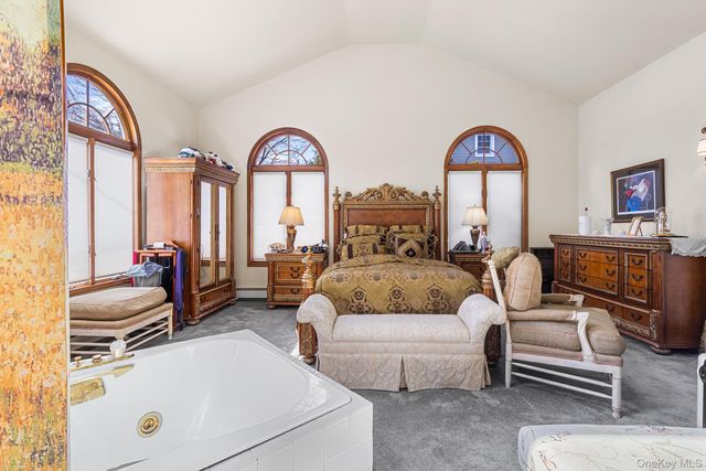 46 Riggs Place, Locust Valley, NY 11560