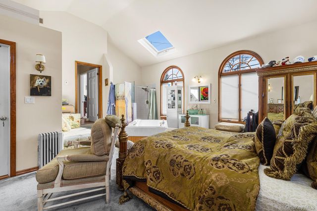 46 Riggs Place, Locust Valley, NY 11560