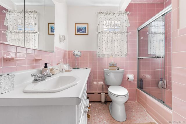 46 Riggs Place, Locust Valley, NY 11560