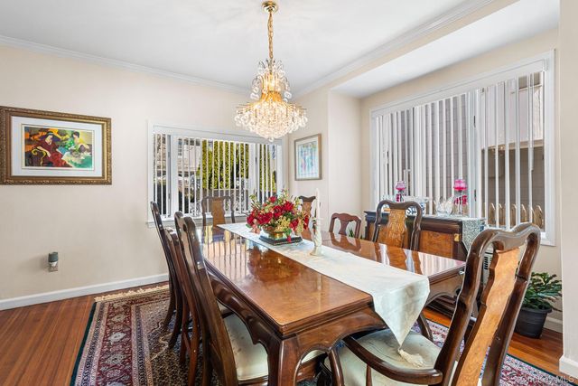 46 Riggs Place, Locust Valley, NY 11560