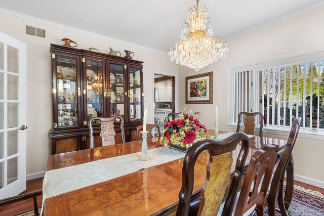 46 Riggs Place, Locust Valley, NY 11560