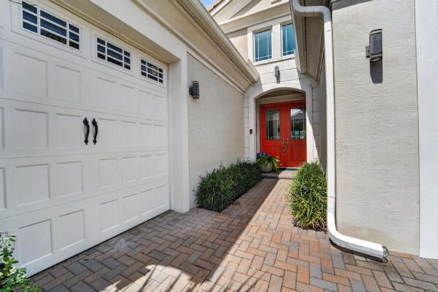 15804 Goldfinch Circle, The Acreage, FL 33470