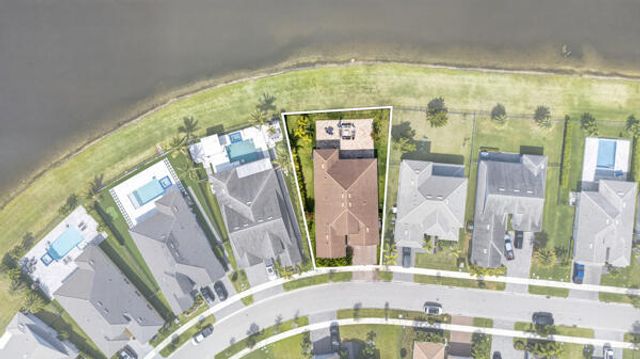 15804 Goldfinch Circle, The Acreage, FL 33470