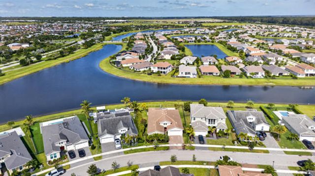 15804 Goldfinch Circle, The Acreage, FL 33470
