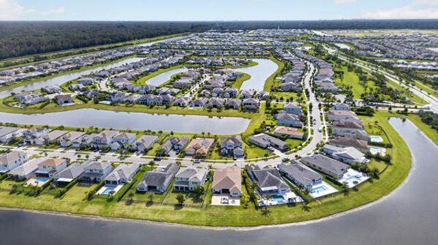 15804 Goldfinch Circle, The Acreage, FL 33470
