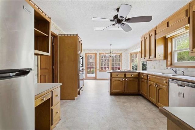 3197 Spring Lake Drive, Conyers, GA 30013