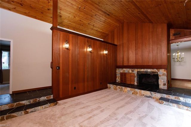 210 Walden DR, Yorktown, VA 23692