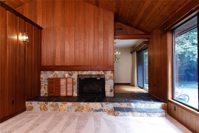 210 Walden DR, Yorktown, VA 23692