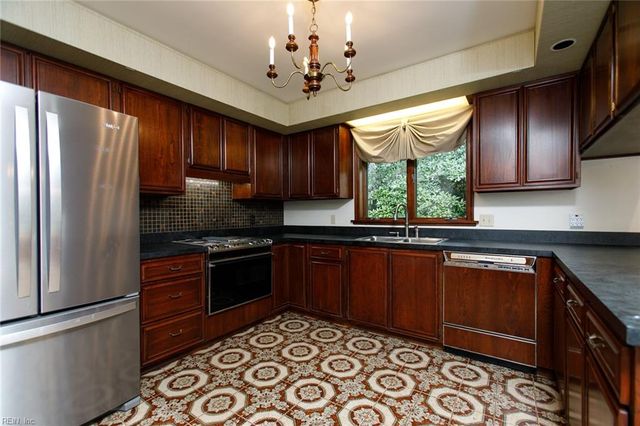 210 Walden DR, Yorktown, VA 23692