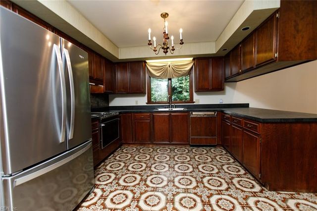 210 Walden DR, Yorktown, VA 23692