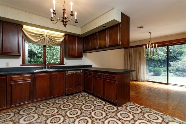 210 Walden DR, Yorktown, VA 23692