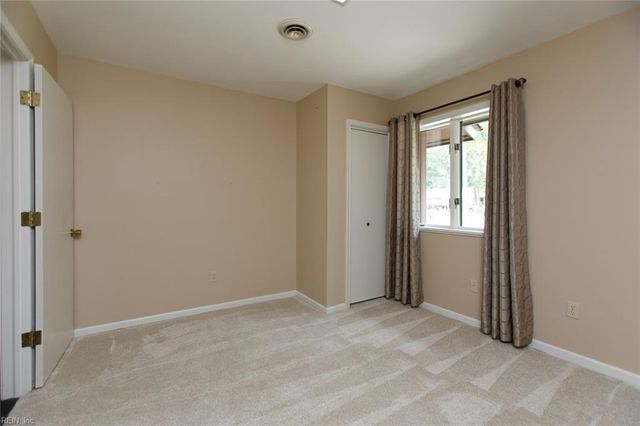 210 Walden DR, Yorktown, VA 23692