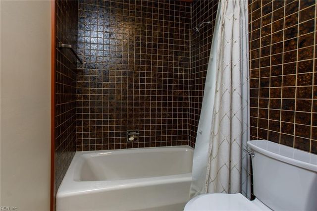 210 Walden DR, Yorktown, VA 23692