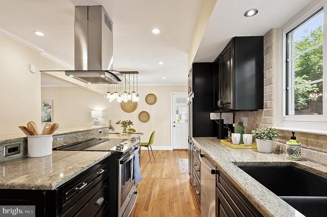 8709 WATERFORD RD, Alexandria, VA 22308