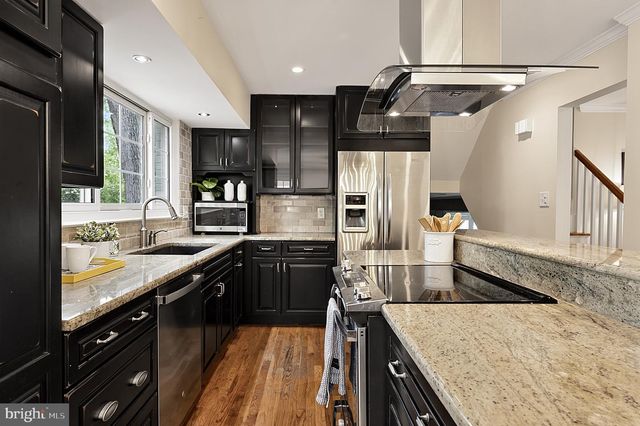 8709 WATERFORD RD, Alexandria, VA 22308