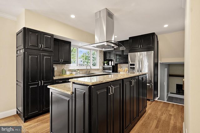 8709 WATERFORD RD, Alexandria, VA 22308