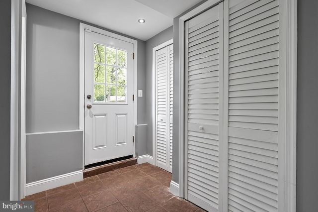 8709 WATERFORD RD, Alexandria, VA 22308