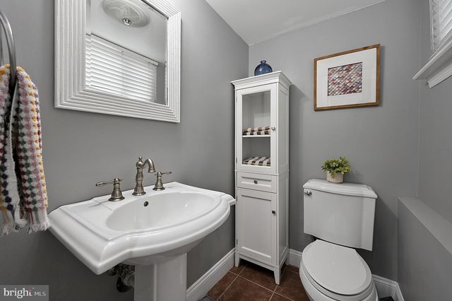 8709 WATERFORD RD, Alexandria, VA 22308
