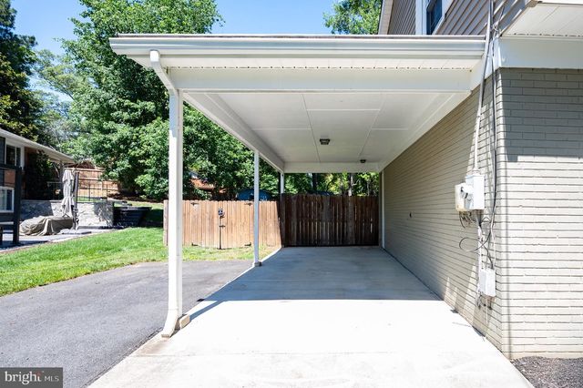 8709 WATERFORD RD, Alexandria, VA 22308
