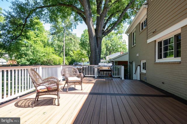 8709 WATERFORD RD, Alexandria, VA 22308