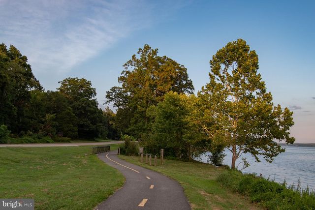 8709 WATERFORD RD, Alexandria, VA 22308