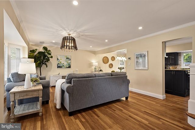 8709 WATERFORD RD, Alexandria, VA 22308