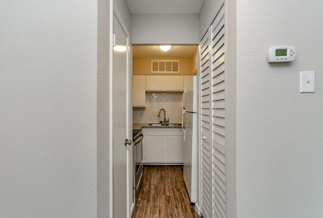 4040 San Felipe Street 270, Houston, TX 77027