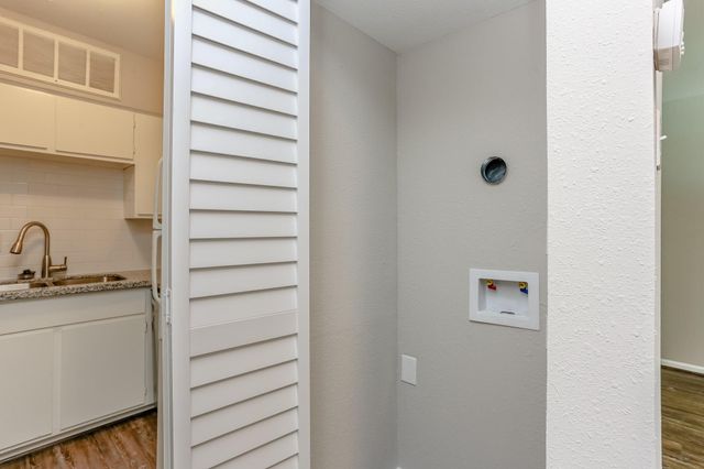 4040 San Felipe Street 270, Houston, TX 77027