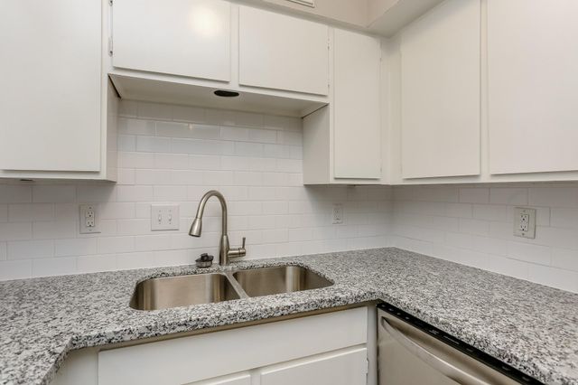 4040 San Felipe Street 270, Houston, TX 77027