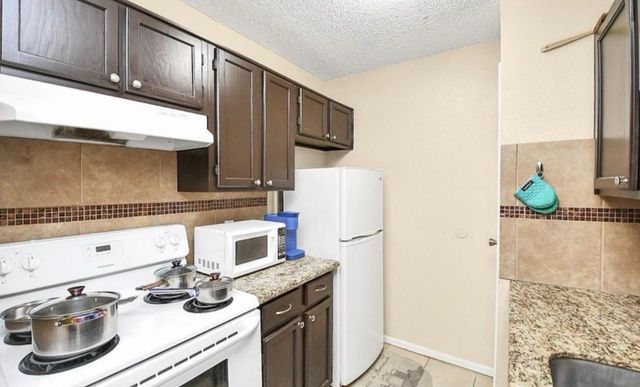 3770 Lovers Wood Lane 606, Houston, TX 77014