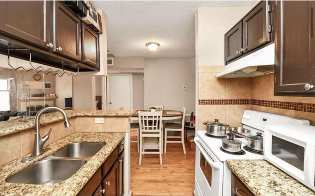 3770 Lovers Wood Lane 606, Houston, TX 77014