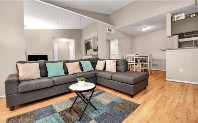 3770 Lovers Wood Lane 606, Houston, TX 77014