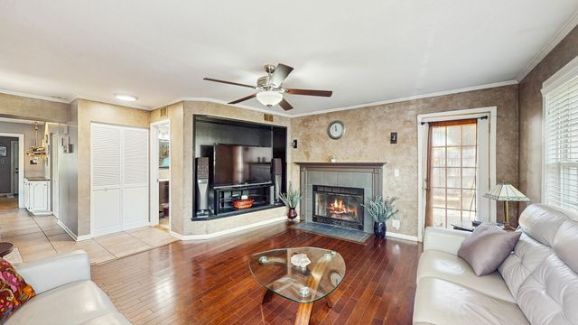 169 S Greeley Street, Palatine, IL 60067