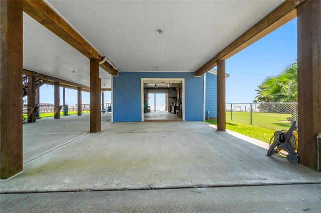 427 2nd Street, San Leon, TX 77539