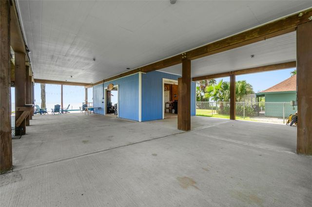 427 2nd Street, San Leon, TX 77539