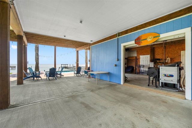 427 2nd Street, San Leon, TX 77539