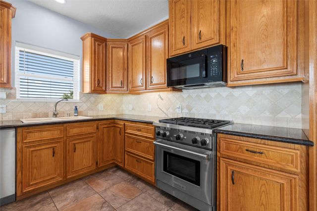 427 2nd Street, San Leon, TX 77539
