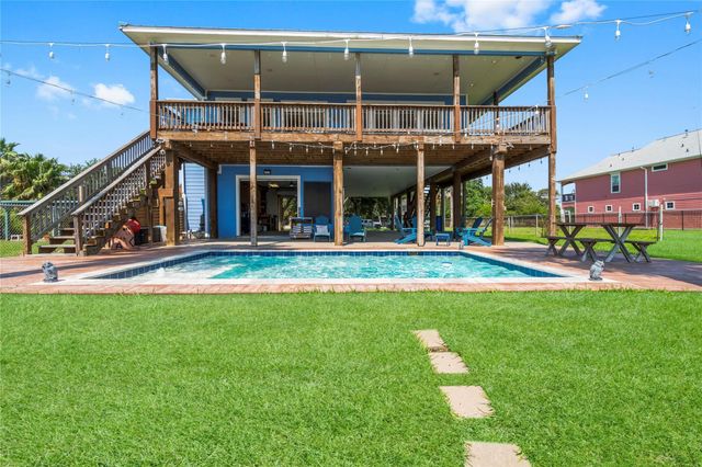 427 2nd Street, San Leon, TX 77539