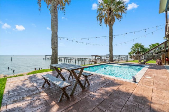 427 2nd Street, San Leon, TX 77539