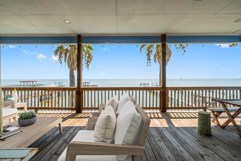 427 2nd Street, San Leon, TX 77539